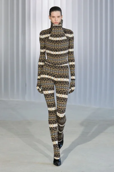 Look 19